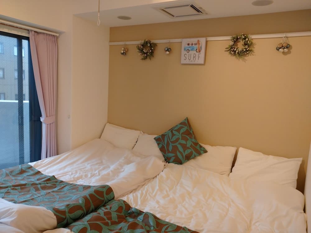 Lyon Doll Shinjuku Gyoen 401