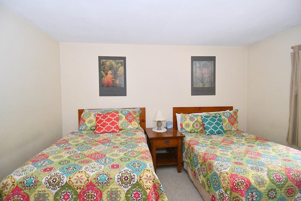 Dogwood Knoll - Wooded Escape