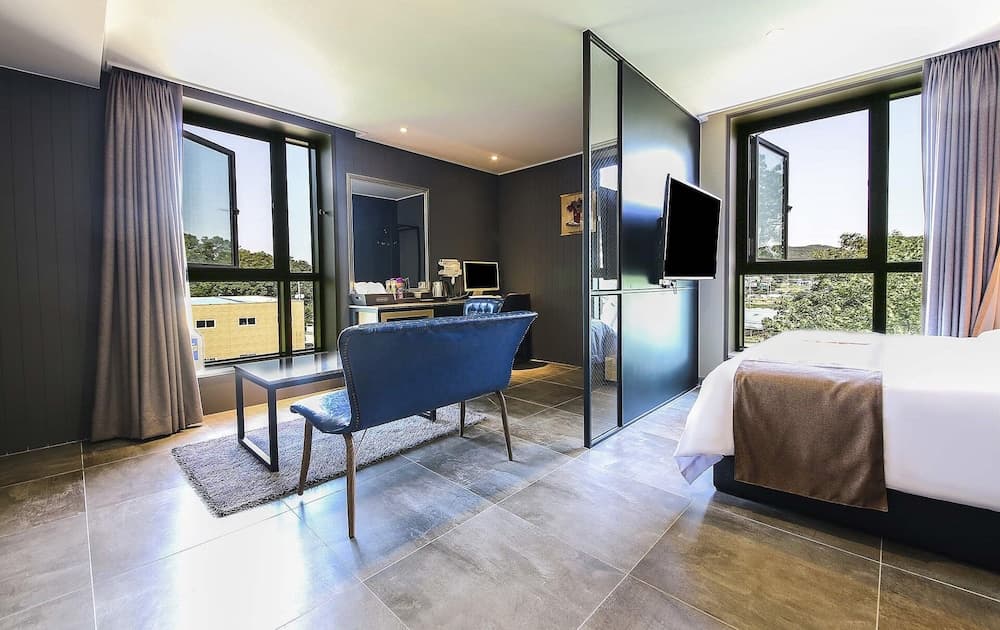 Docking Hotel