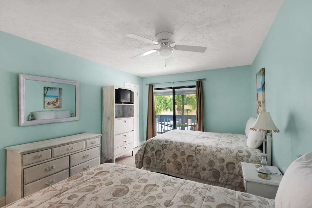 Good Times and Tan Lines