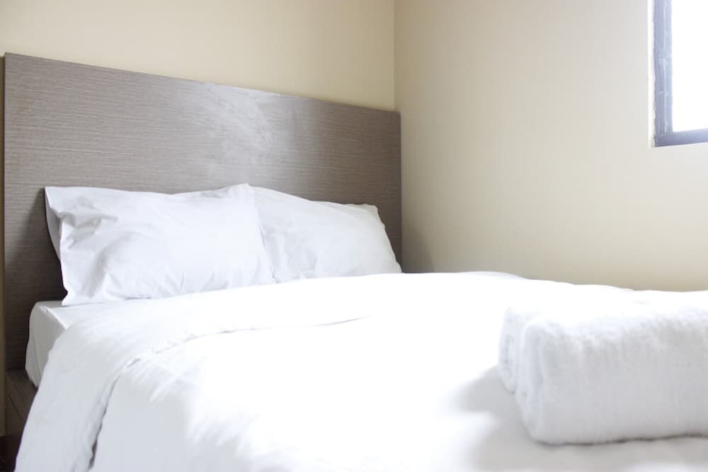Minimalist 3BR Gateway Cicadas Ahmad Yani Apartment
