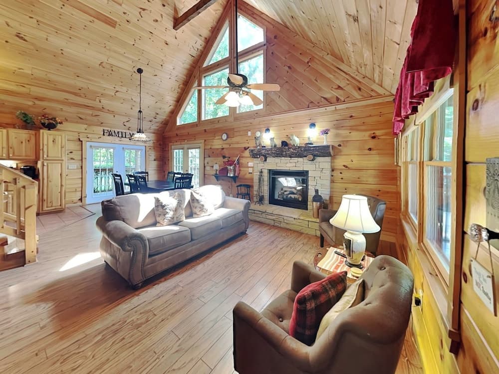 Lazy Cub Lodge