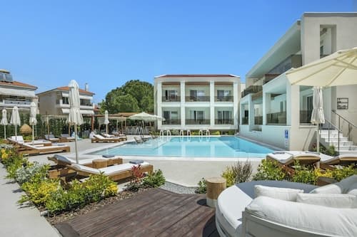 Mirablue Luxury Residences