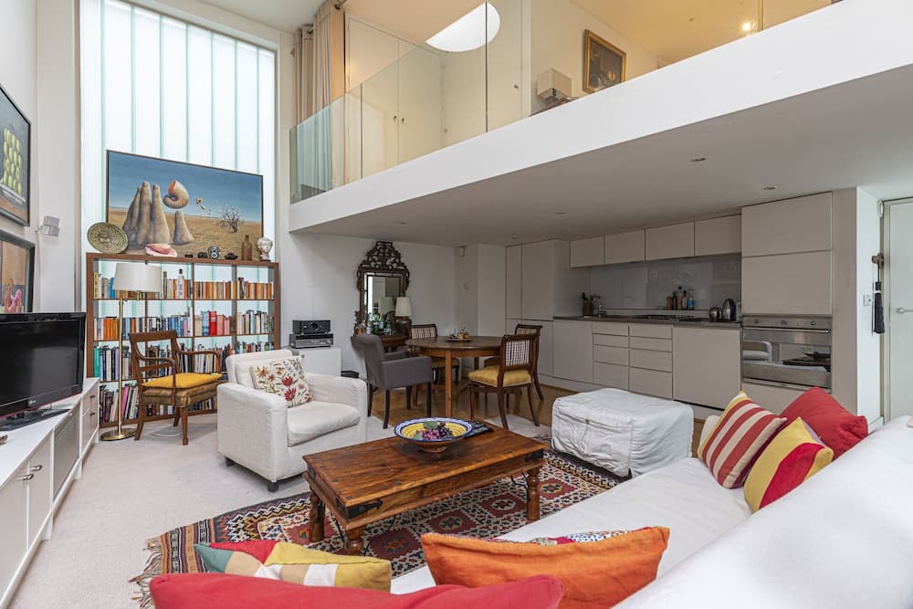 JOIVY Artsy Studio Flat in Fulham near River Thames