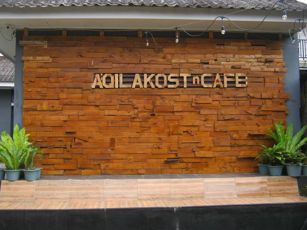 AQILAKOST n CAFE Gadog Puncak