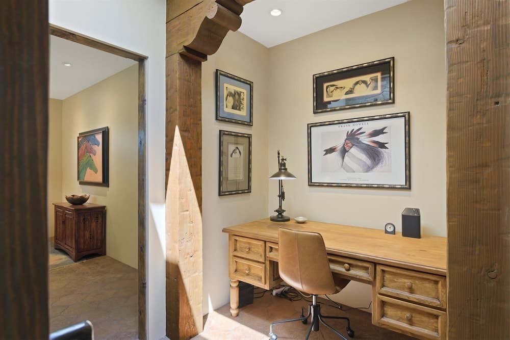 Casa Cuervo - Luxury Home With Gorgeous Amenities a Block off Canyon Rd