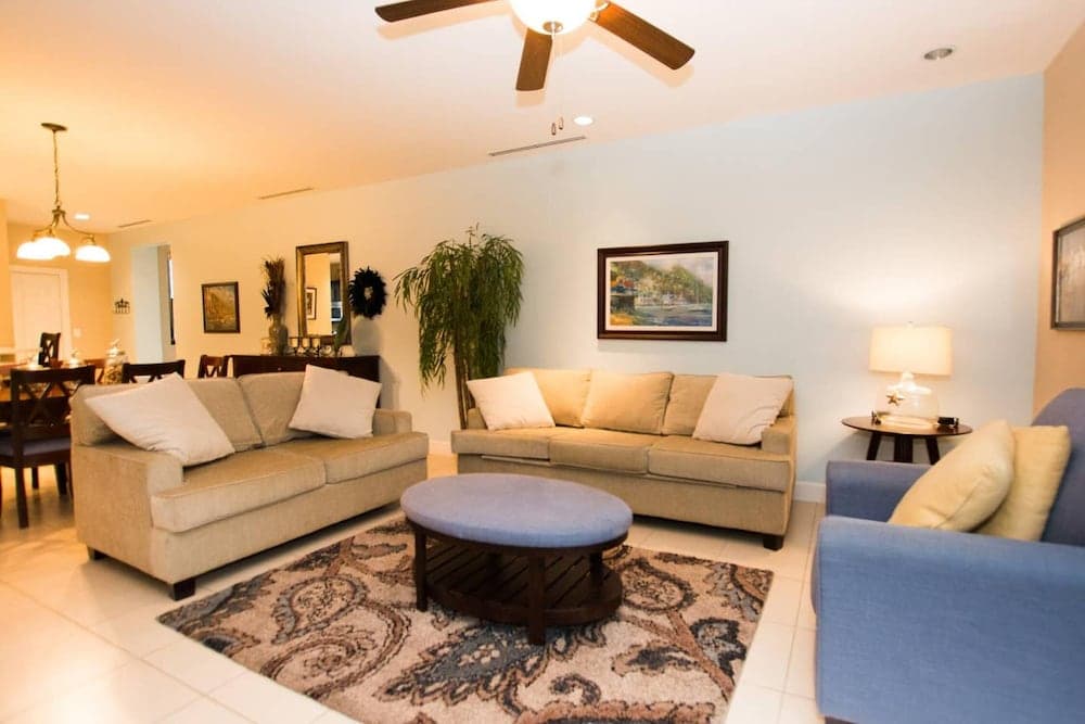 Nicely Decorated 3rd-floor Beauty With Pool-view Balcony in Coco
