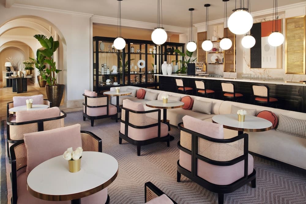 Lobi dinlenme salonu