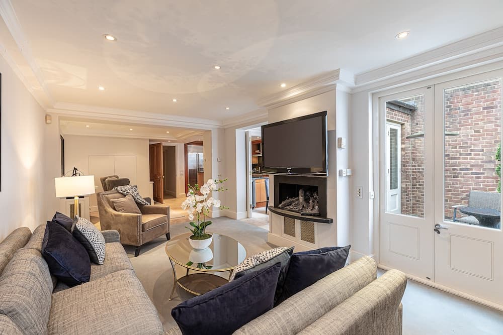 JOIVY Stunning 6-bed house near Harrods in Knightsbridge