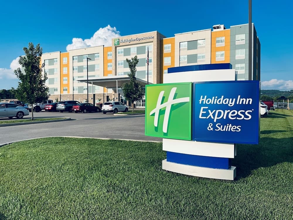 Holiday Inn Express & Suites Moundsville by IHG