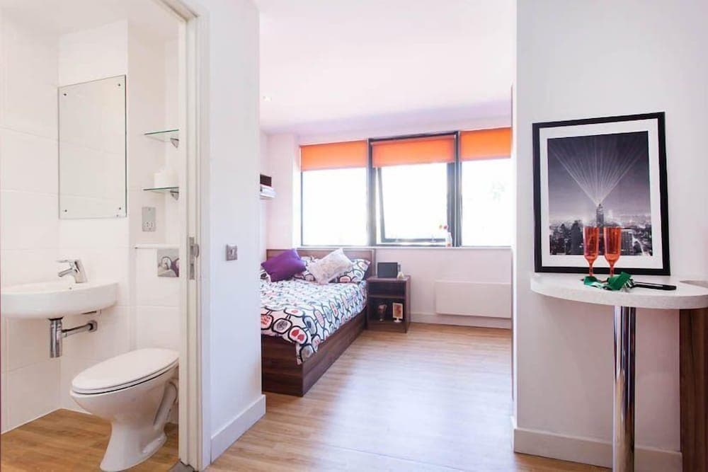 Relax By MPH-200 Chic Studios In Prime Bristol