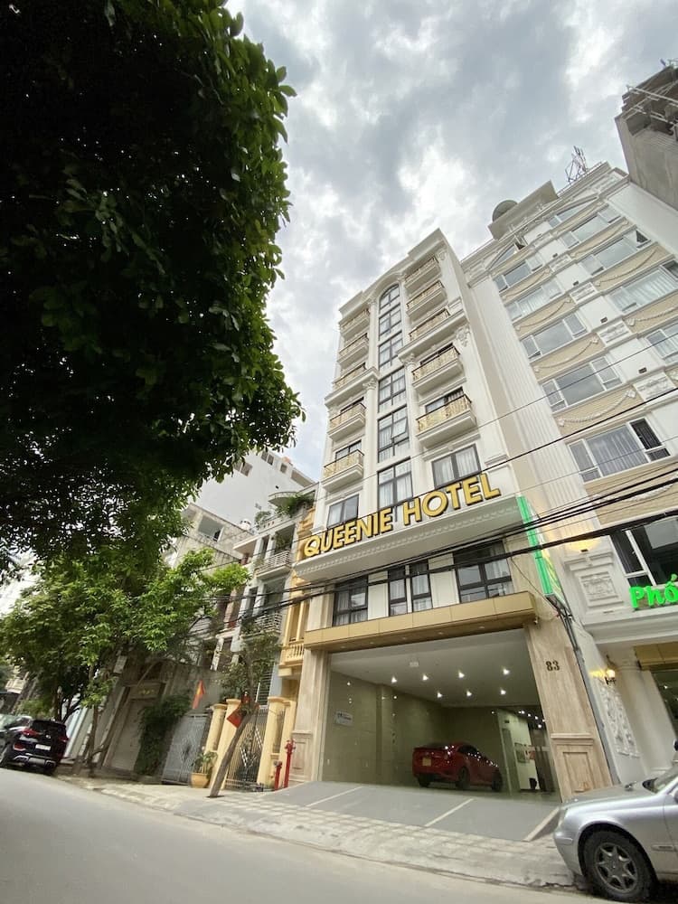 Queenie Hotel