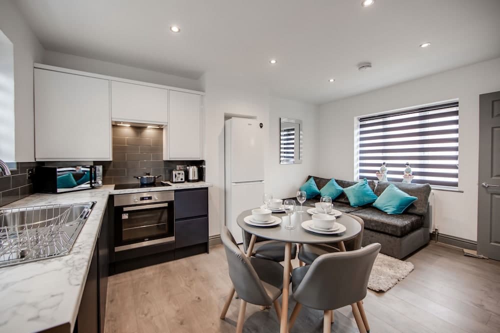 Centrally Located Modern House Near Ashford Town