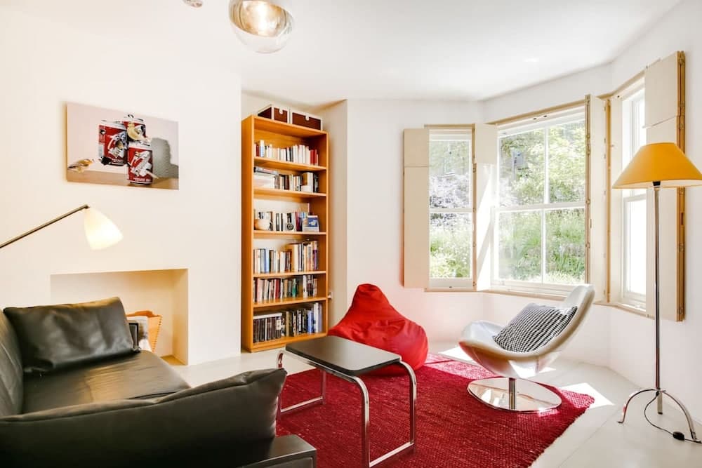 Stylish, Bright Apartment w/ Private Garden