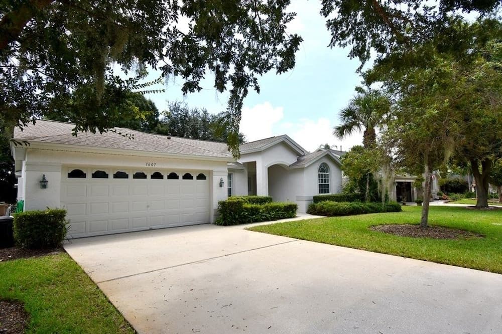 Greater Groves - 5 Bedrooms House w/pool-5202GG Home by RedAwning