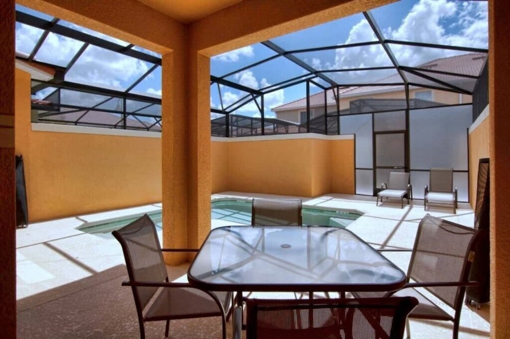 Townhome W/splashpool In Paradise Palms 3080pp 4 Bedroom Townhouse by RedAwning