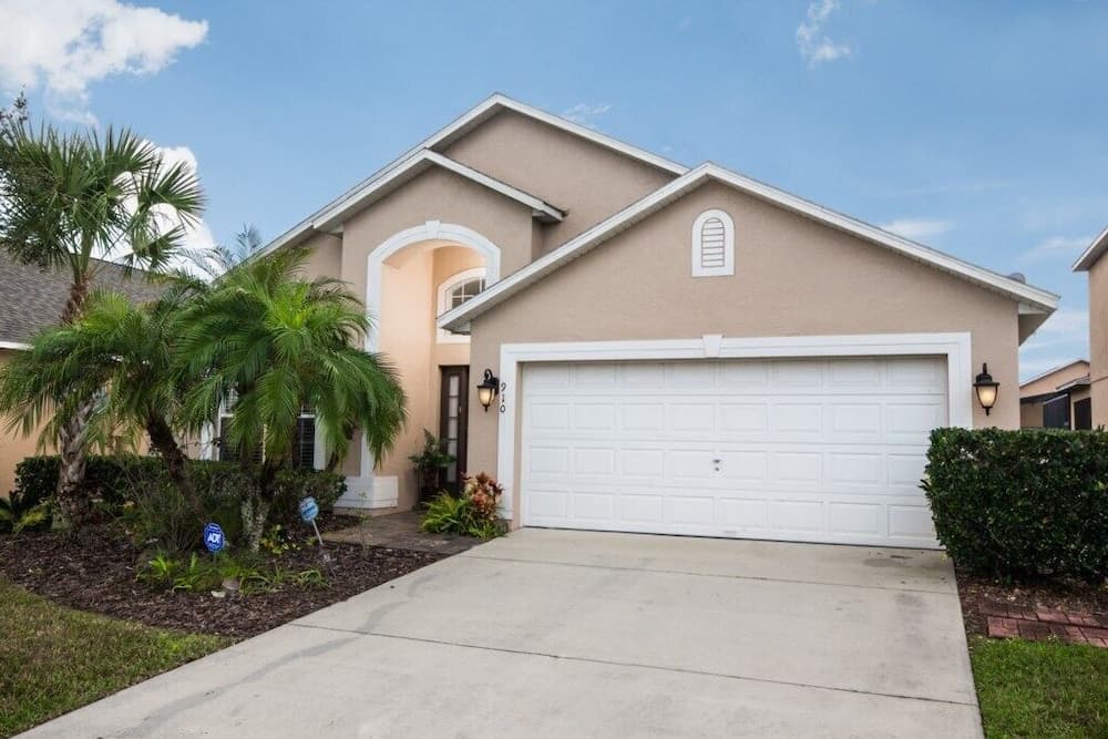 Private Pool In Seasons Villa 4 Bedroom Home by RedAwning