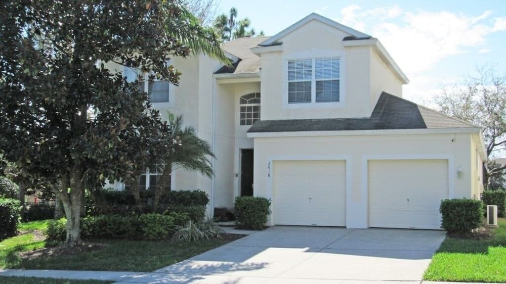 Sunshine Park At Windsor Hills 5 Bedroom Villa by RedAwning