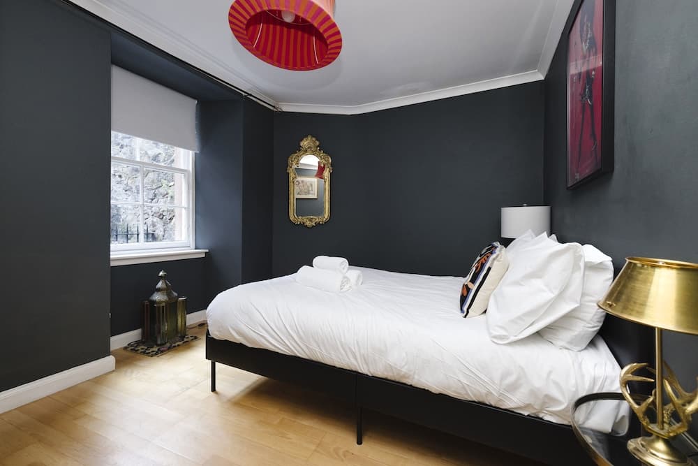 JOIVY Castle Hideaway