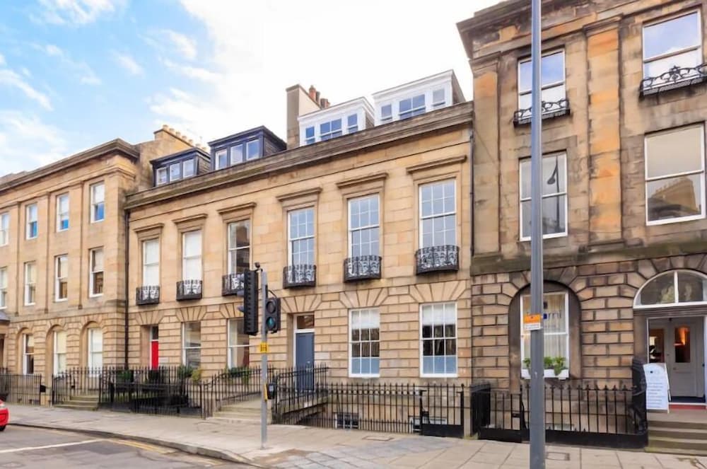 JOIVY Torphichen Street 5 Star Luxury Apartment