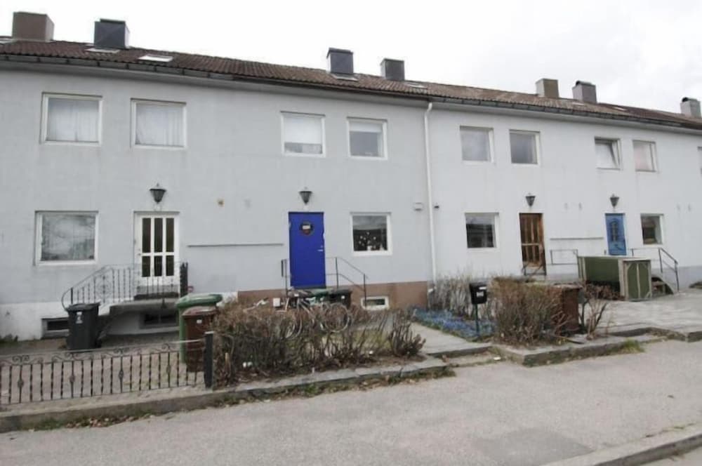 StayPlus Four-Bedroom Holiday House