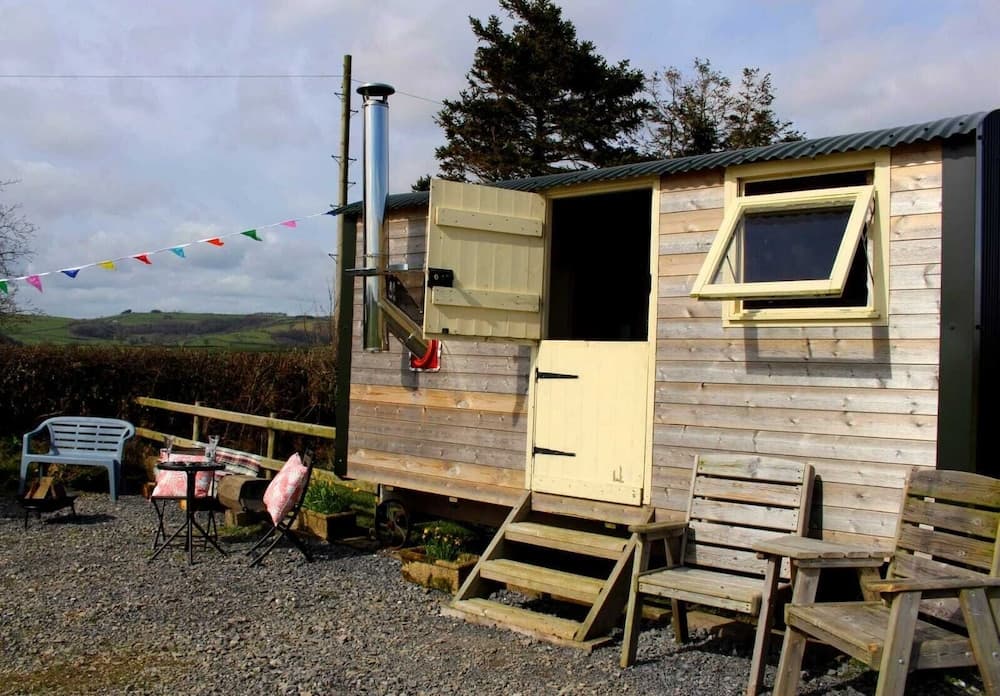 The Shearer's Hut, a Cosy Shepherds hut
