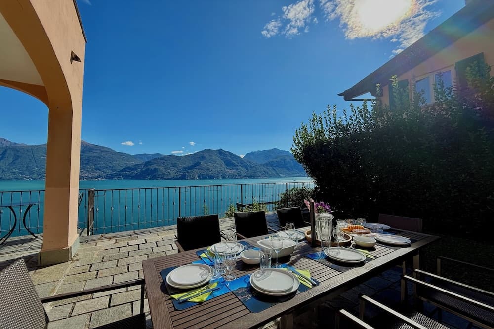 Açık havada yemek servisi