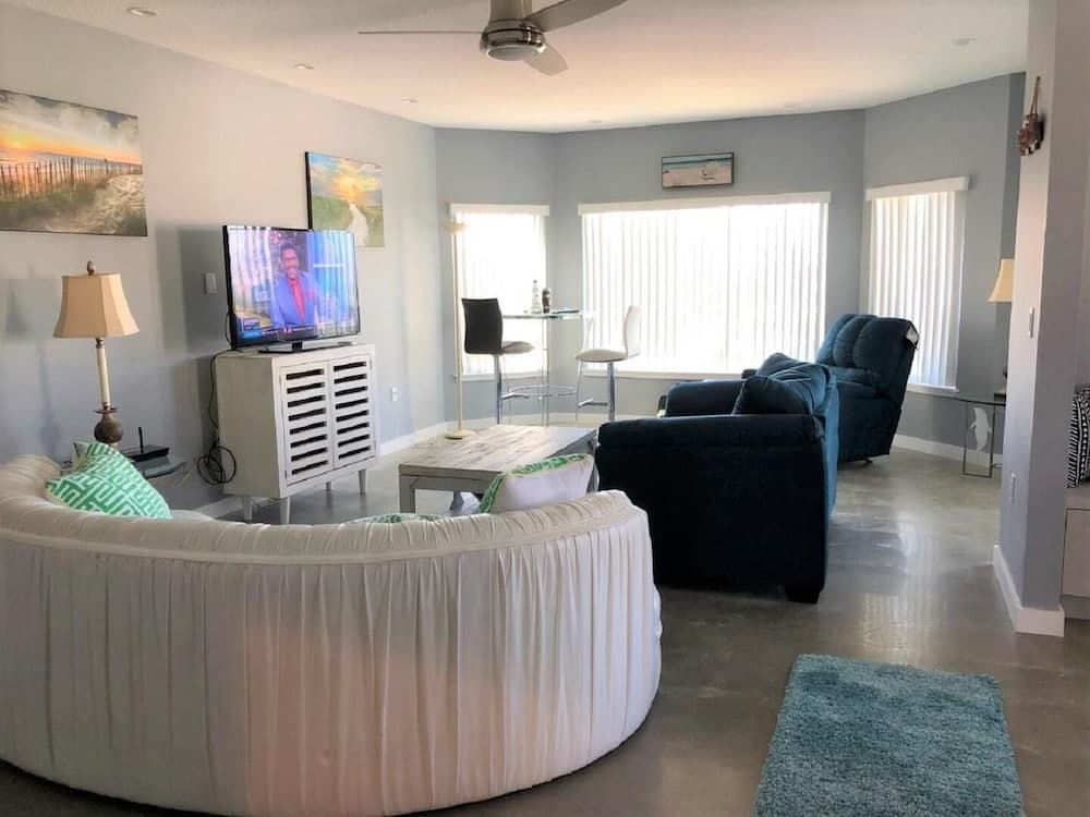 Family Tides by Beachside Management