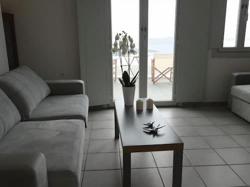Santoriviera House