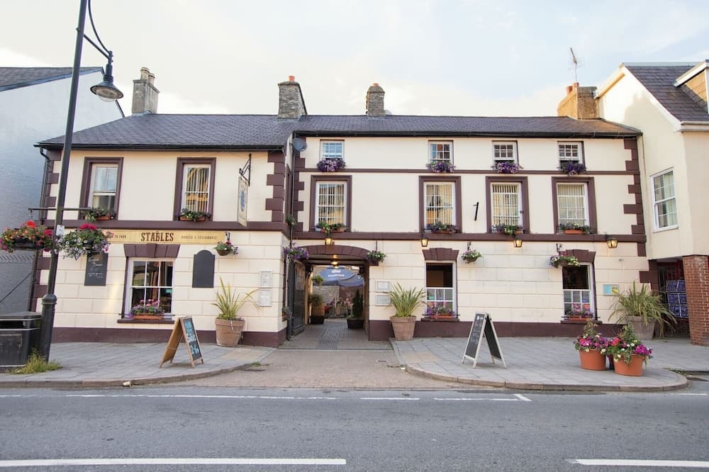 The Royal Oak Hotel