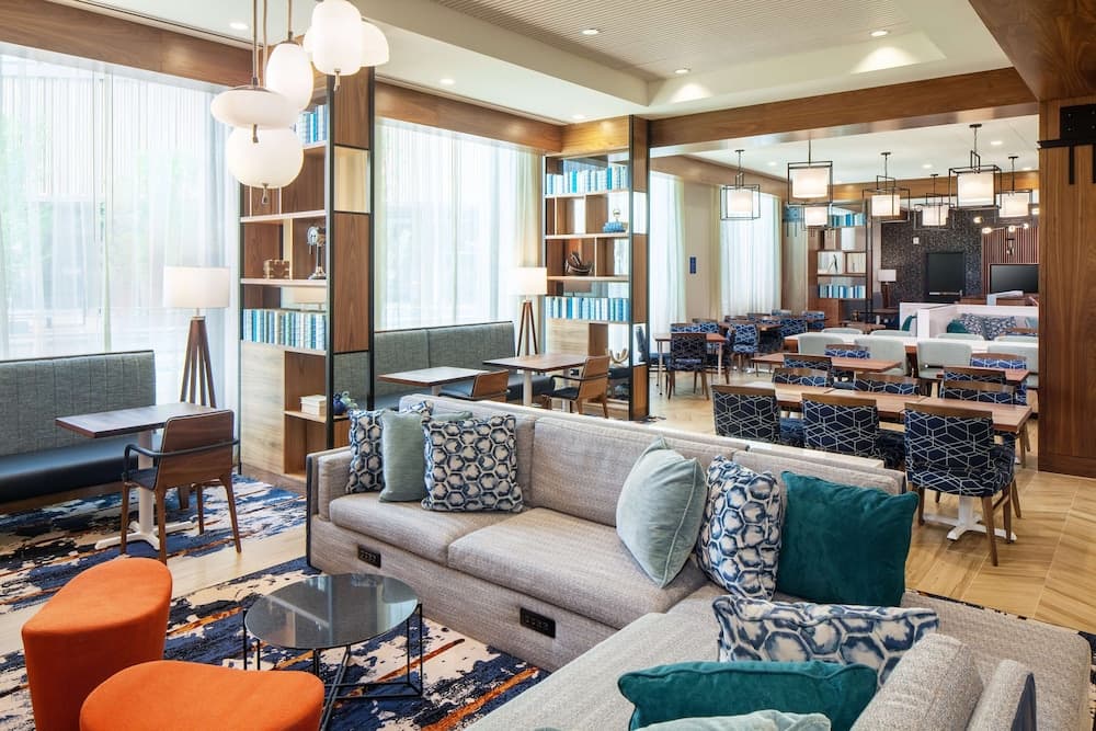 Hampton Inn Boston Seaport District