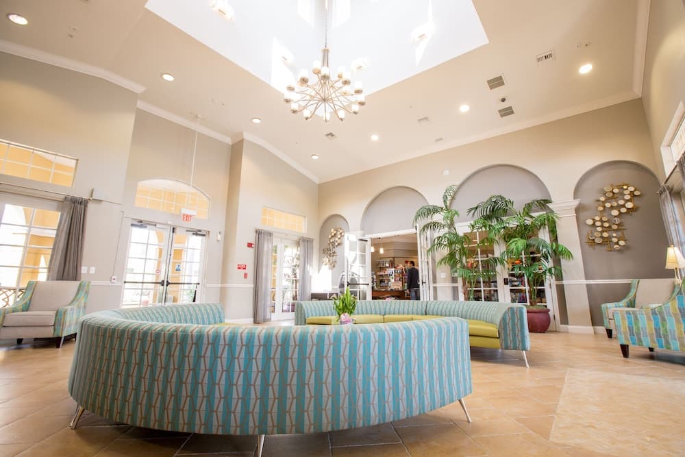 Top-floor Condo, Near Universal &convention Ctr