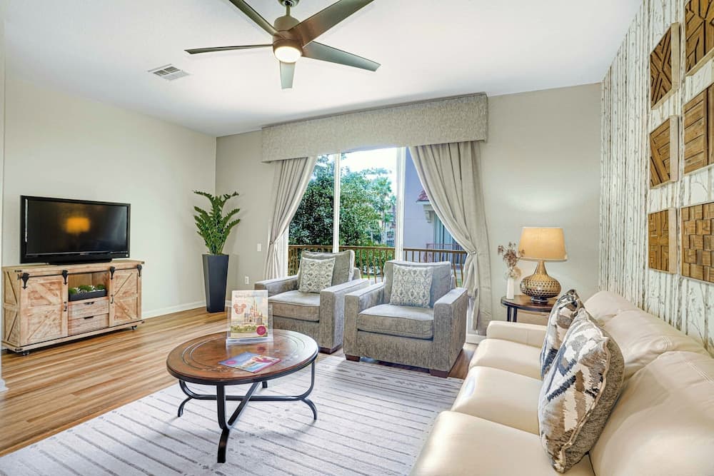 Spacious Townhome W/patio & Garage! Sleeps10