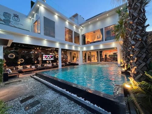 Art Pool Villa