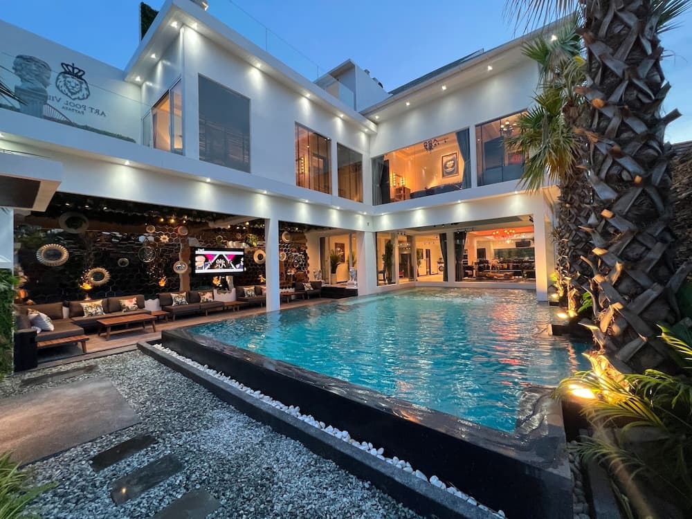 Art Pool Villa