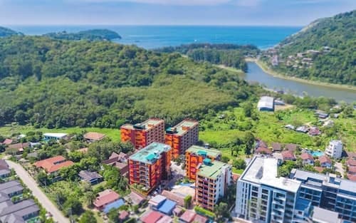 Naiharn Pearl Condo Hotel by Villacarte
