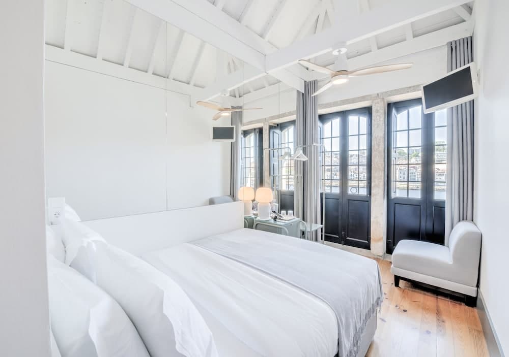 Oporto Street Fonte Taurina