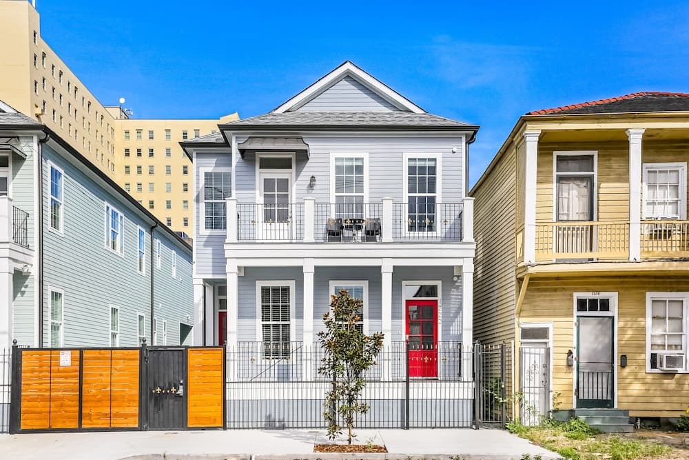 Pristine Brand New 5BR by Hosteeva