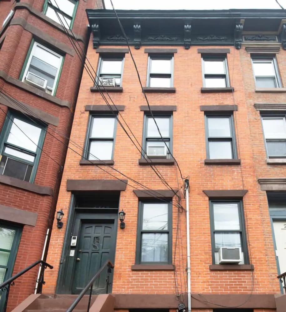 Konaklama yerinin ön cephesi