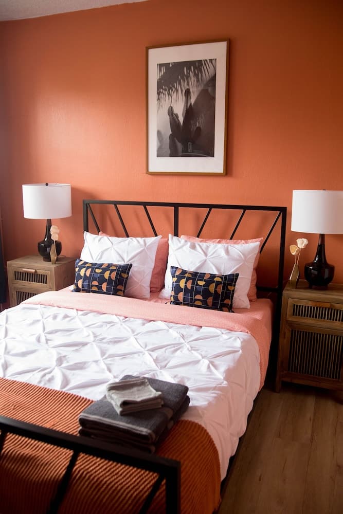 Beverly Boulevard! Cozy Studio! Sleeps 2!