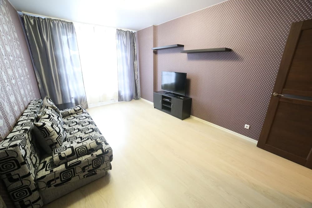 Komsomolskaya 15 - 44