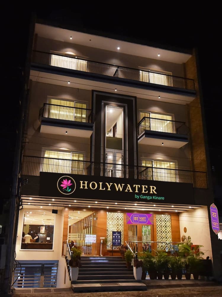 HOLYWATER Hotel by Ganga Kinare (150 mts from Ganga Ghat)
