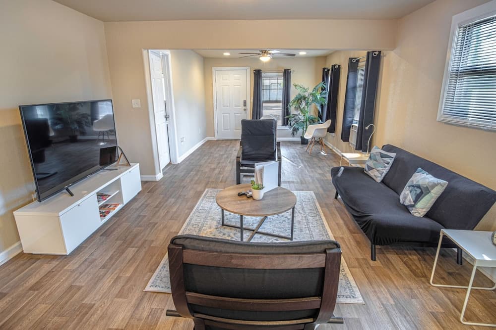 Nice 3br/2ba Near Downtown 2 min At&t Center