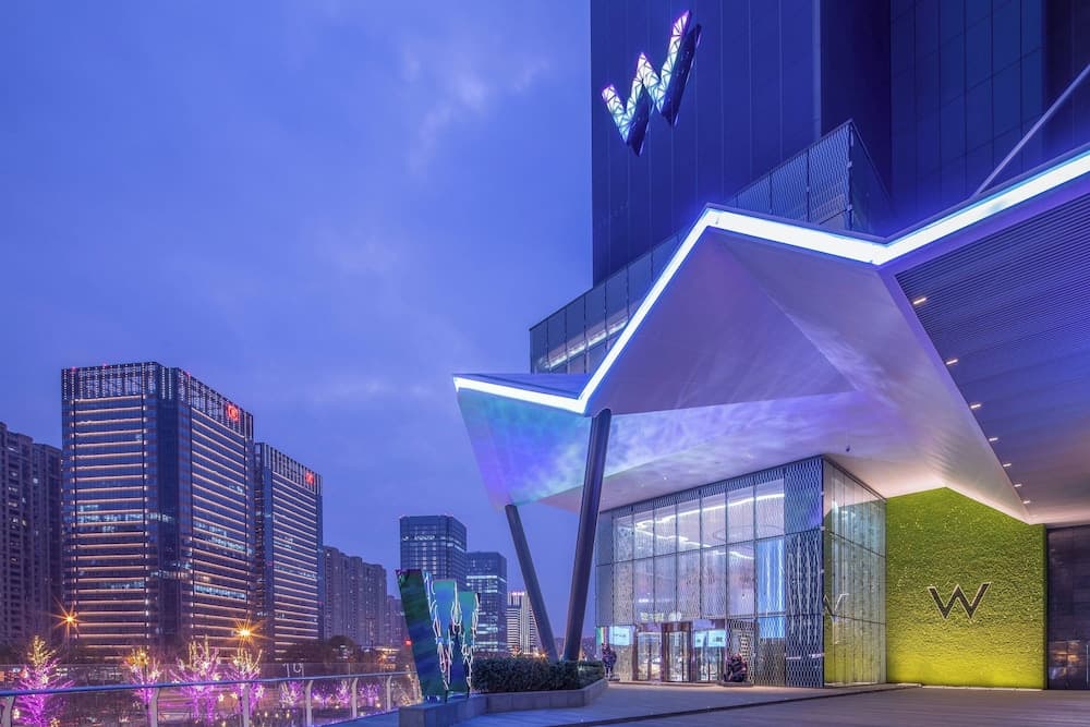 W Chengdu