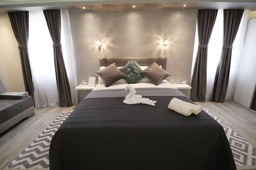 Alessio Premium Rooms - Triple Bedroom