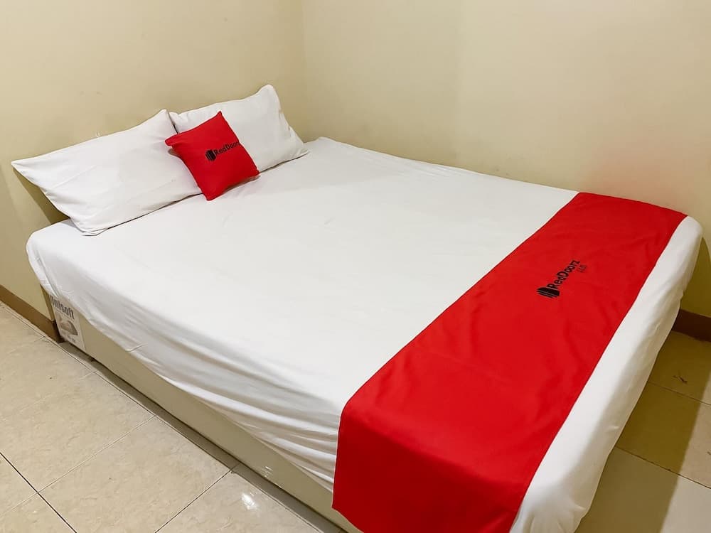 RedDoorz @ Jalan Morotai Lampung