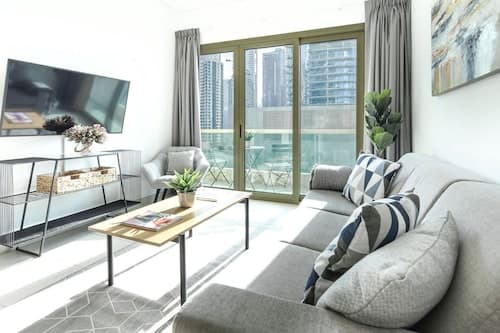 Minutes From JBR Beach! Beautiful 1BR in Marina!