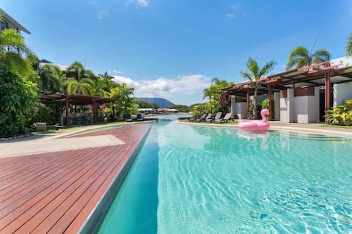 Blue Lagoon Lakeside Studio