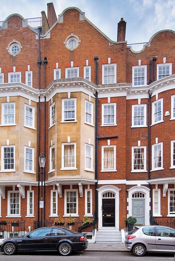 Chelsea - Draycott Place apartments by Viridian Apartments