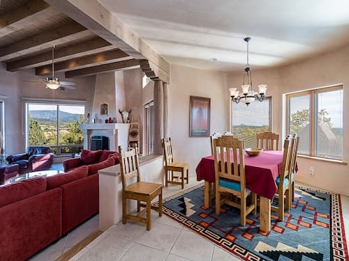 Dorthia Garden Retreat & Views by Kokopelli Property Management